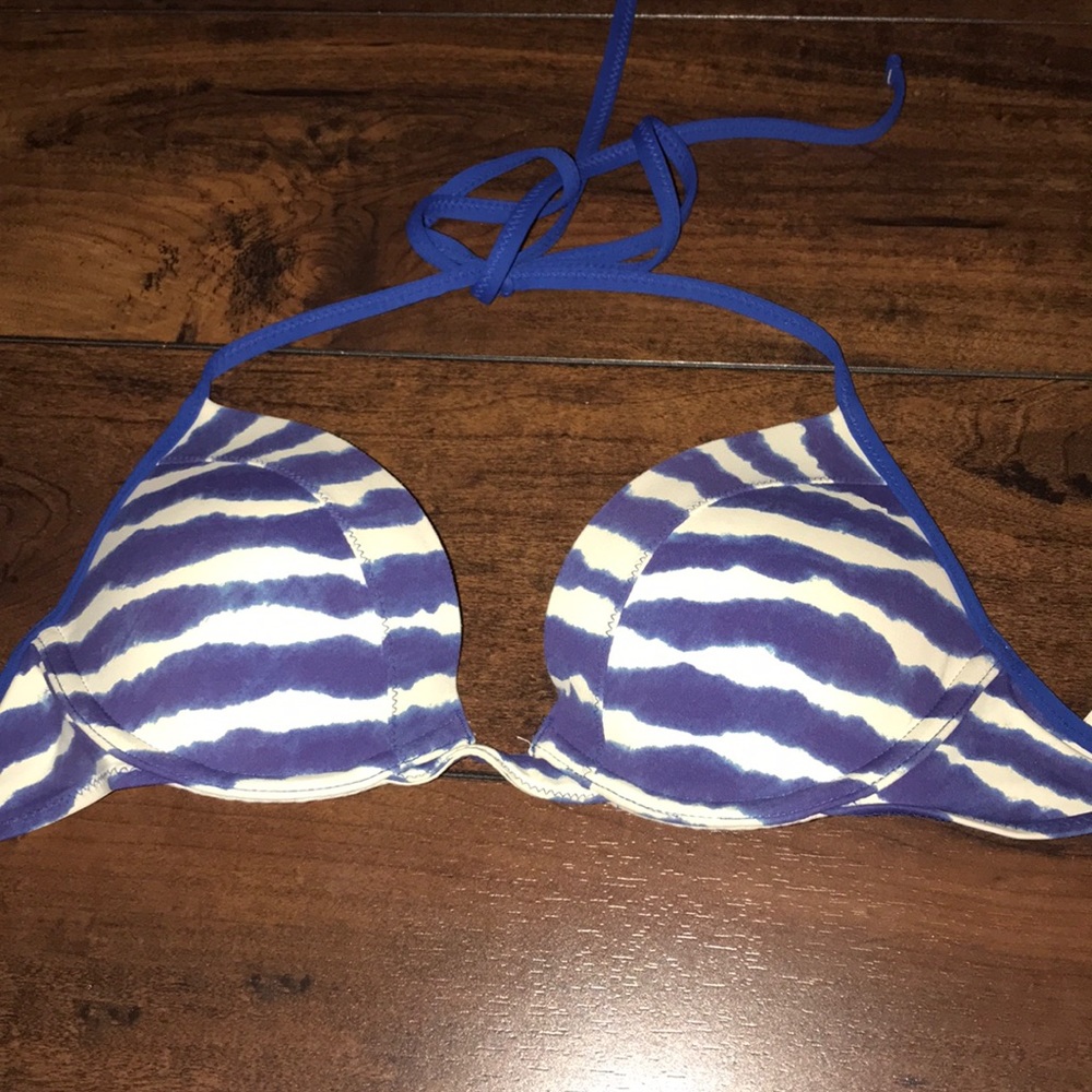 Hollister bathing suit top